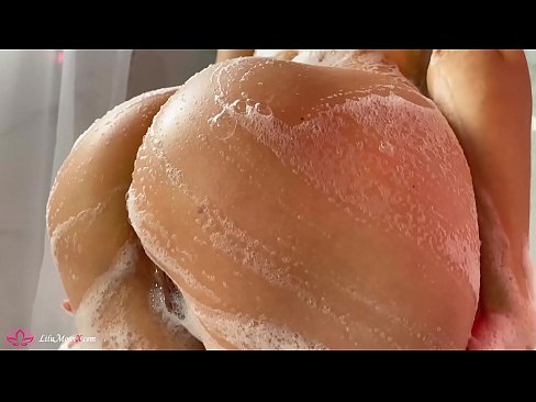 ❤️ Une brune masturbe sa chatte avec un vibrateur jusqu'à un orgasme intense sous la douche. ☑ Porno anal at us fr.hentaisun.ru