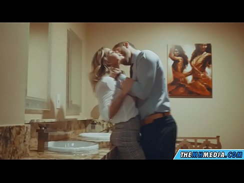 ❤️ Quand une blonde plantureuse vous séduit dans des toilettes publiques. ☑ Porno anal at us fr.hentaisun.ru